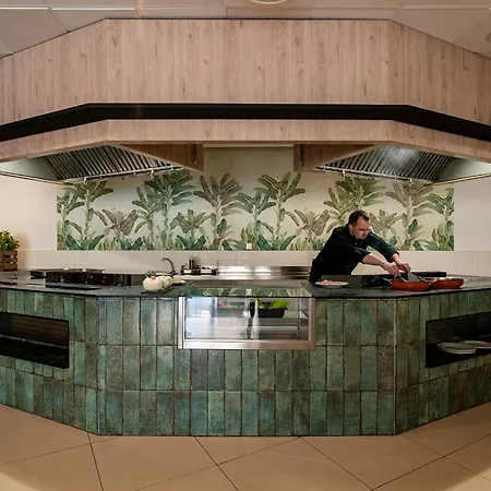 Intelier Orange Hotel 4*